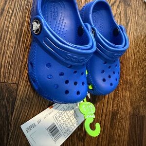 CROCS Toddler Classic Clogs in Royal Blue